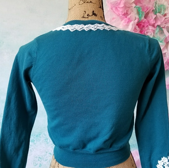 Hazel Cropped Cardigan - Picture 2 of 3